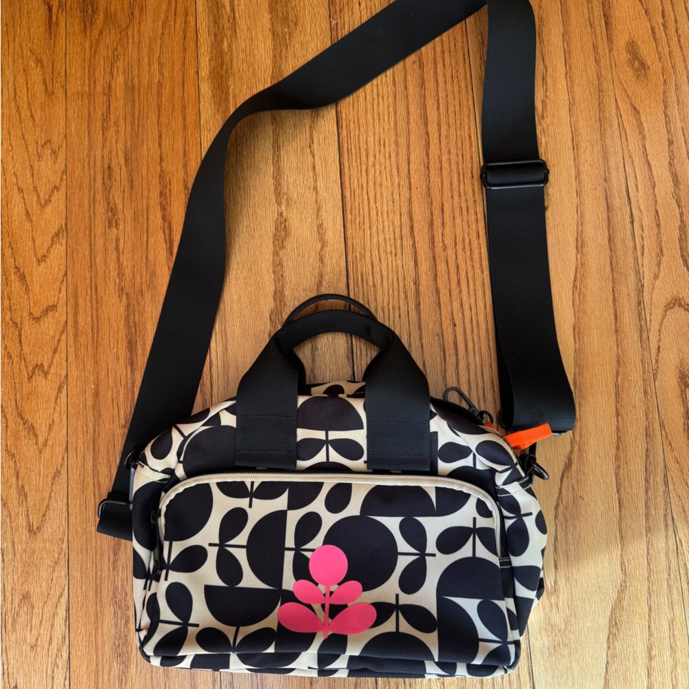 Orla Kiely Black Classic Stem Black/White Crossbody Bag